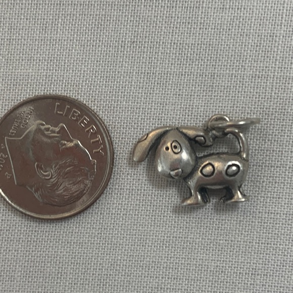 Vintage sterling silver Lucy Ann beagle dog charm . .925. Floppy ears and spots - Picture 1 of 6